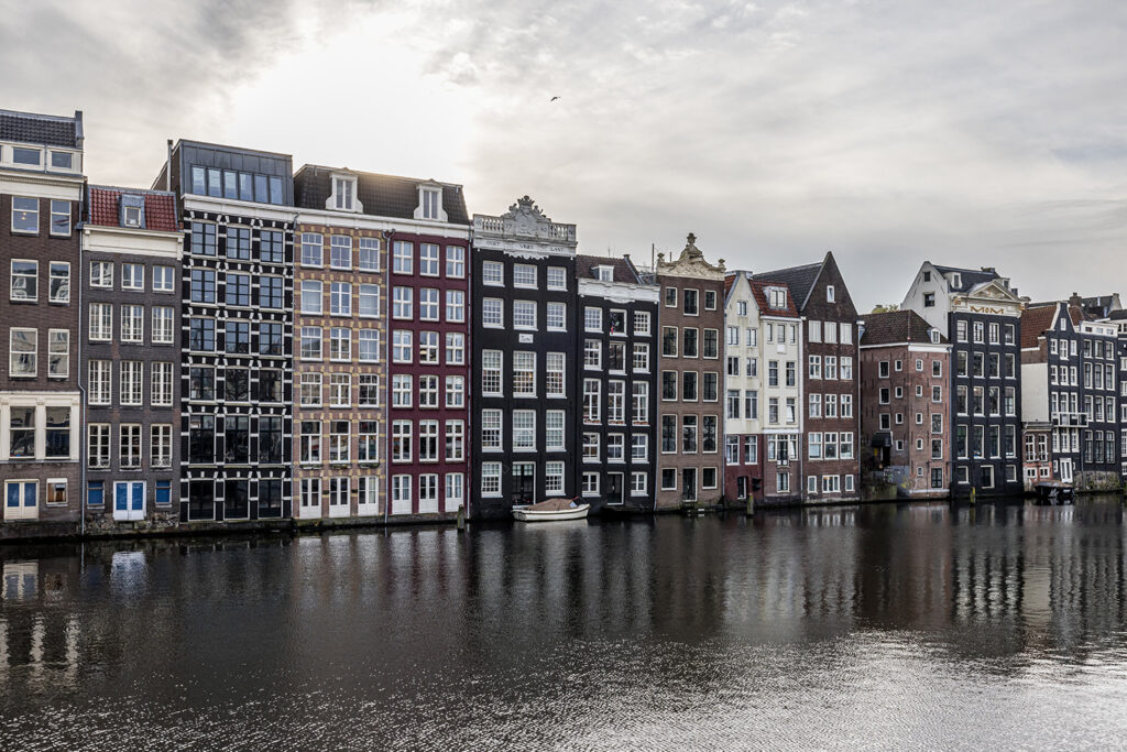 Parkeren Zeeburg Amsterdam. Hier ziet u een afbeelding genomen in de omgeving van Zeeburg in Amsterdam. Amsterdamcentrumparkeren.nl